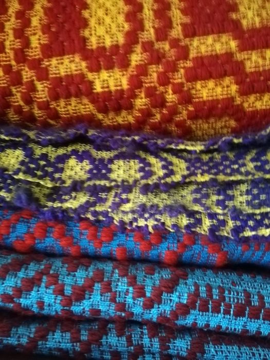 Vind covor și așternute oltenești