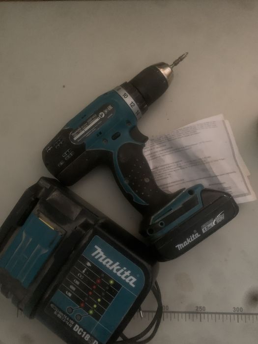 Шуруповерт Макита 18В