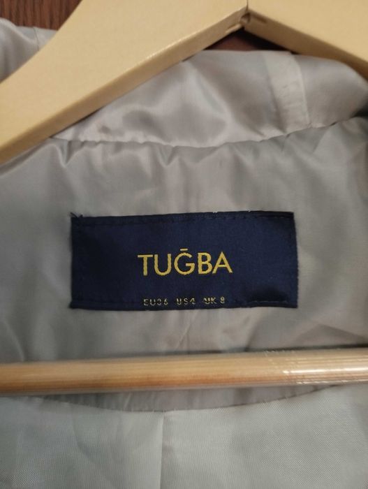 Куртки плащи пальто спортивные костюмы