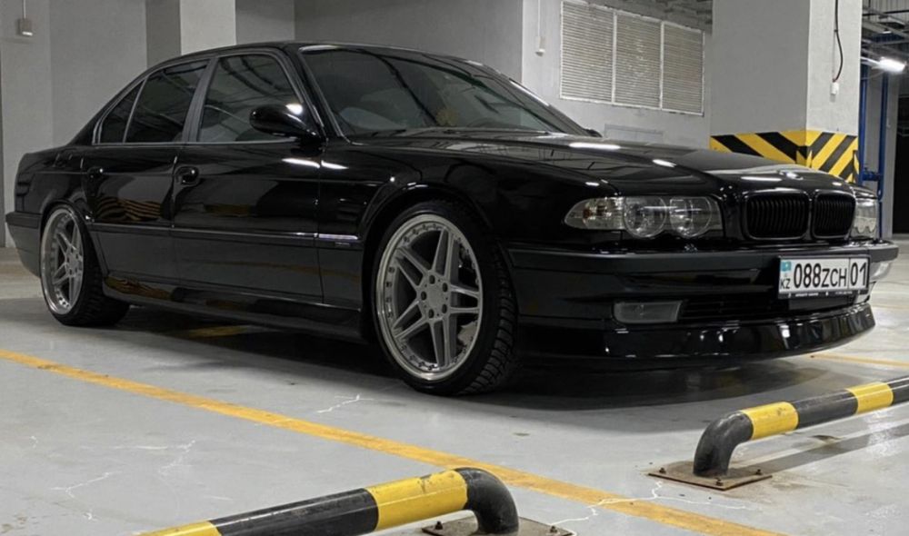 Бампер на бмв е38 7 серии