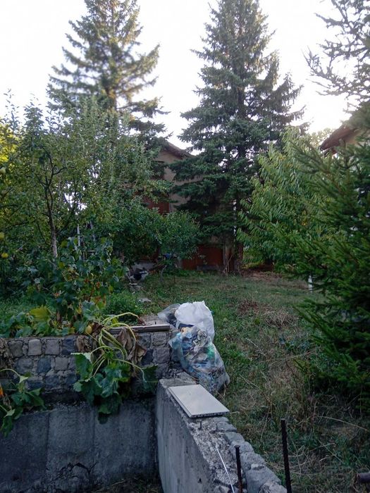 Продава се двуетажна вила в село Рударци, област Перник