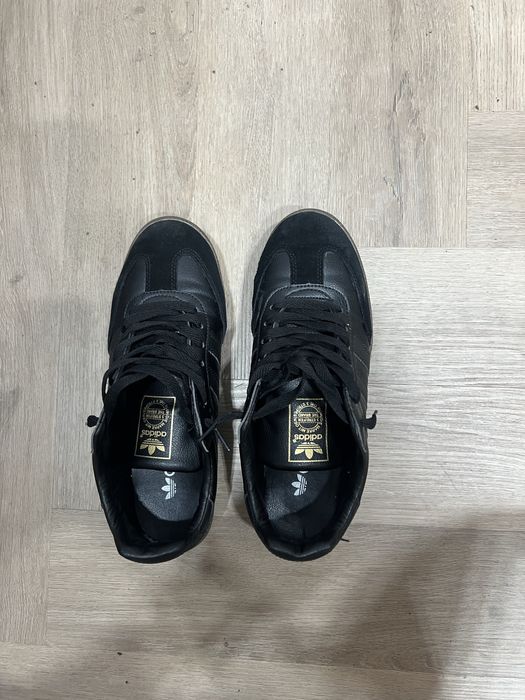 Продам кроссовки Adidas samba 44 размер