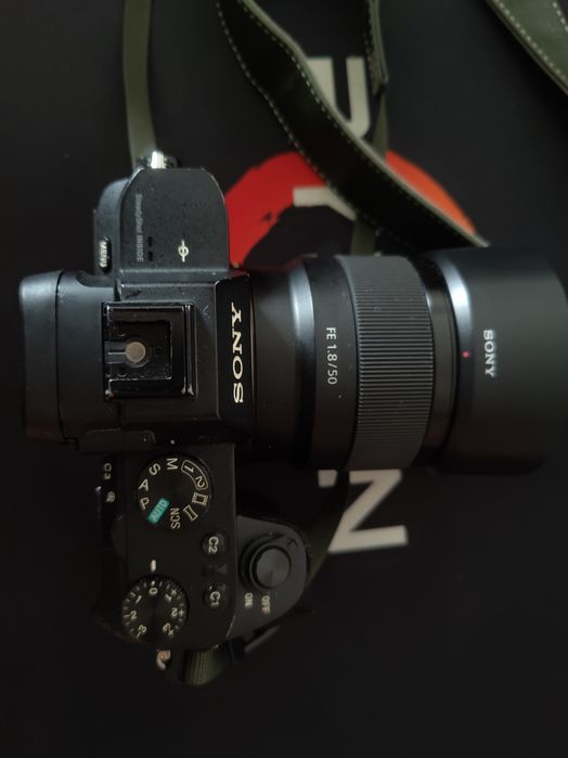 Sony A7II cu obiectiv Sony FE 1.8/50mm-vand urgent