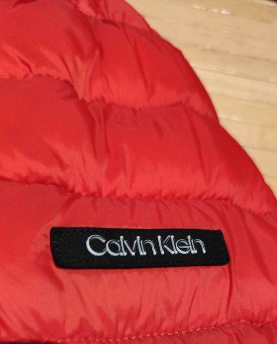 Geaca Calvin Klein noua marime L bleu sau orange din US