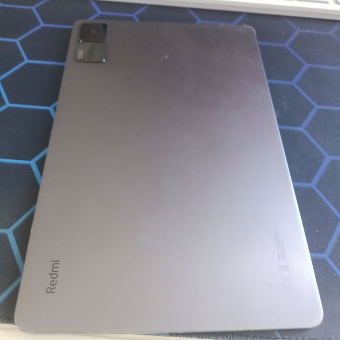 Планшет Redmi, в хорошем состоянии