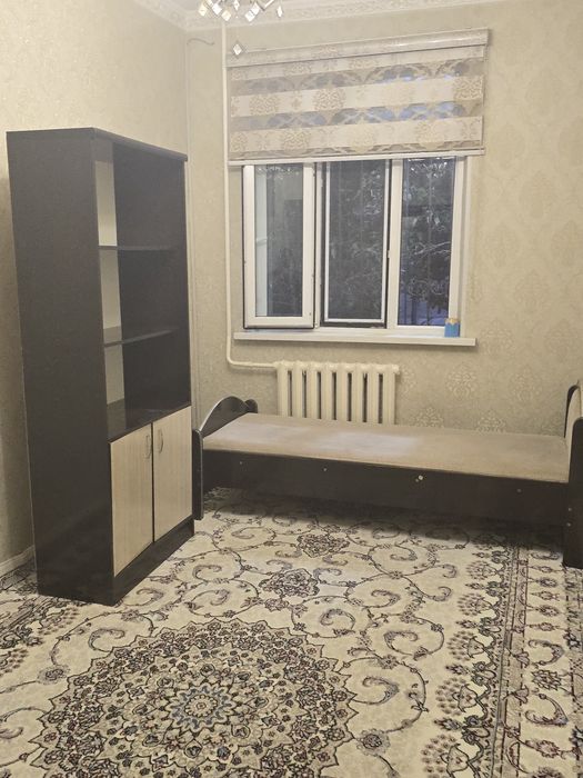 Ижарага уй.21 квартал 24 дом 1 этаж
