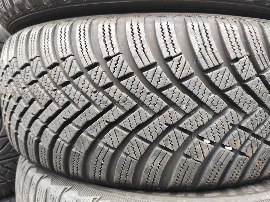 2бр Зимни гуми 205 50 17 - Hankook - DOT 2024