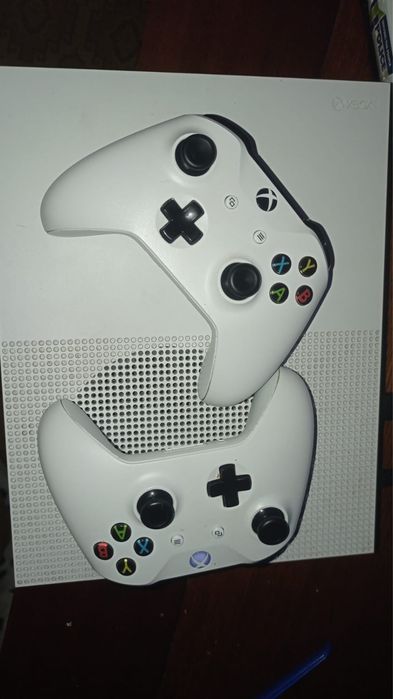 xbox oneS 1ТБ продам