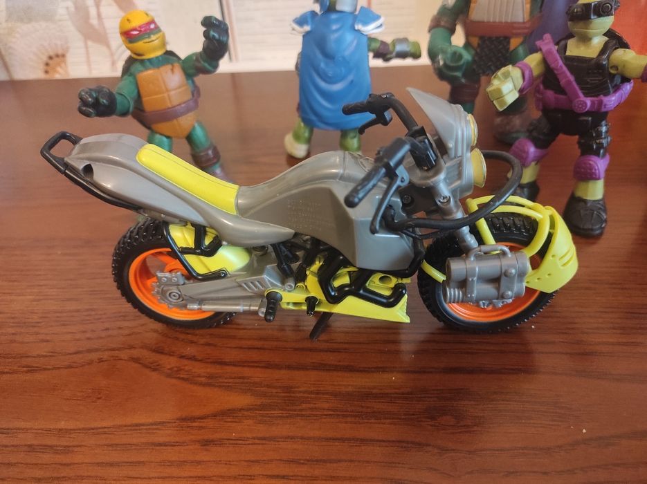 Игрушки Черепашки Ниндзя с Гоночным автомобилем