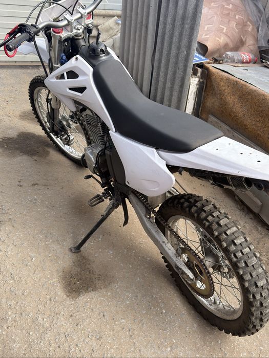 Продаю эндуро 250сс