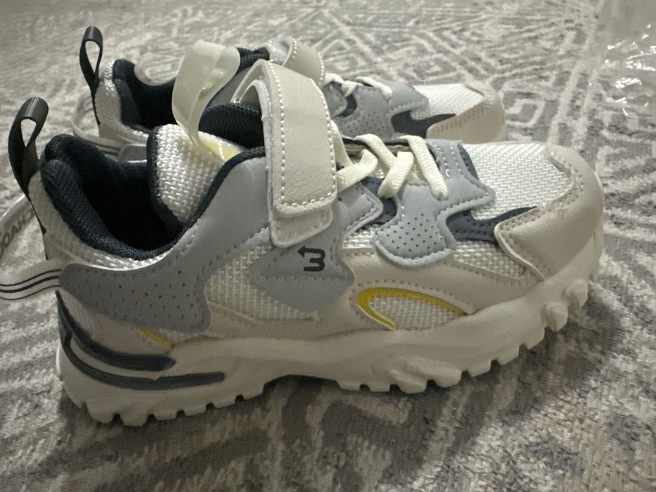 Кроссовки новые размеры 32,33