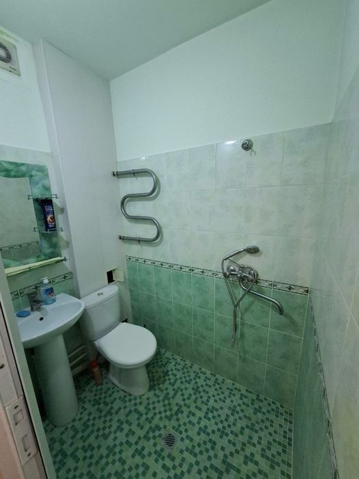 Сдается в аренду 1 ком кв семейным на 4 этаже Азиз базар