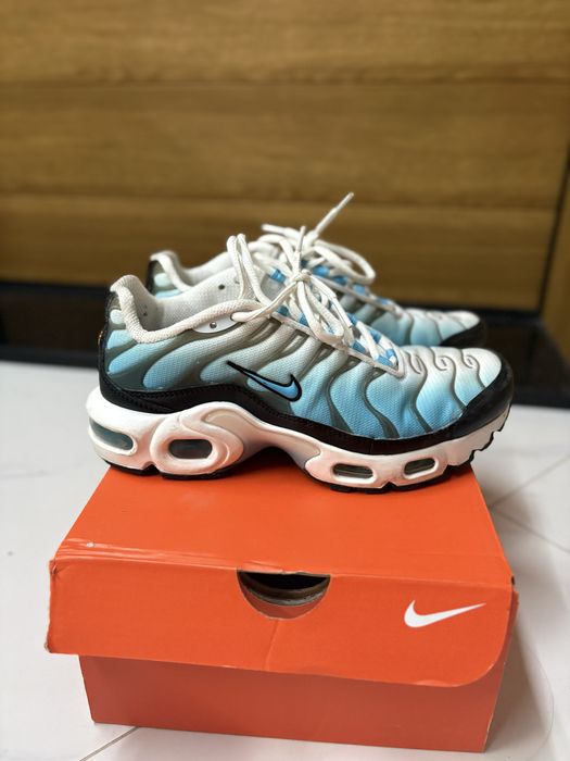 Продавам детски маратонки Nike