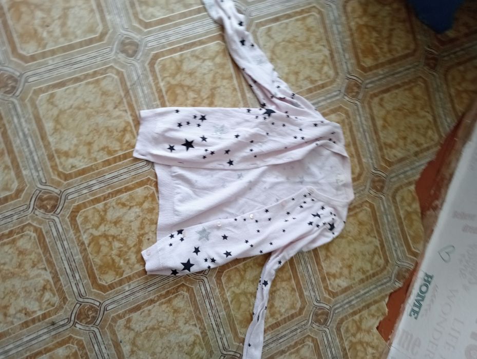 Продам детские вещи по 500