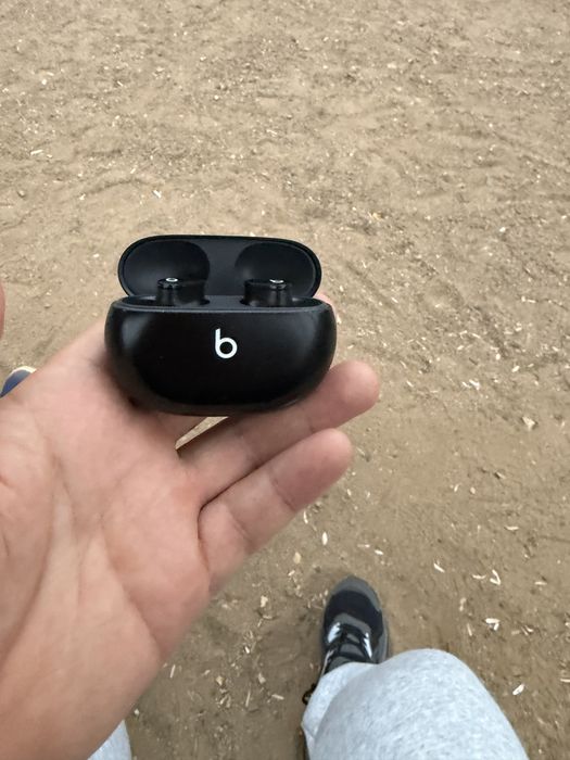 Продам наушники Beats by Dr. Dre Studio Buds