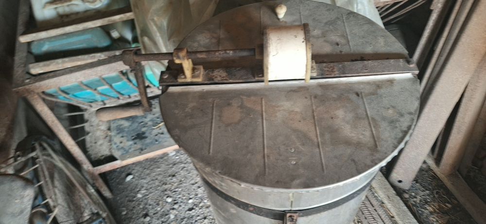 Центрофуга за мед