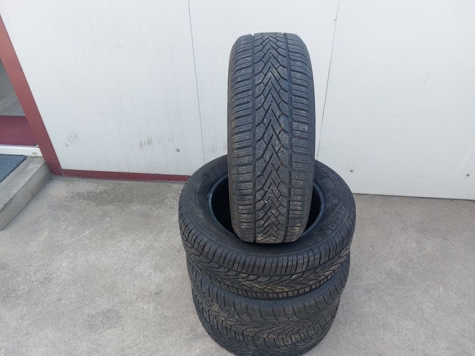 100 lei bucata! Set anvelope M+S/IARNA 205 60 16 Semperit