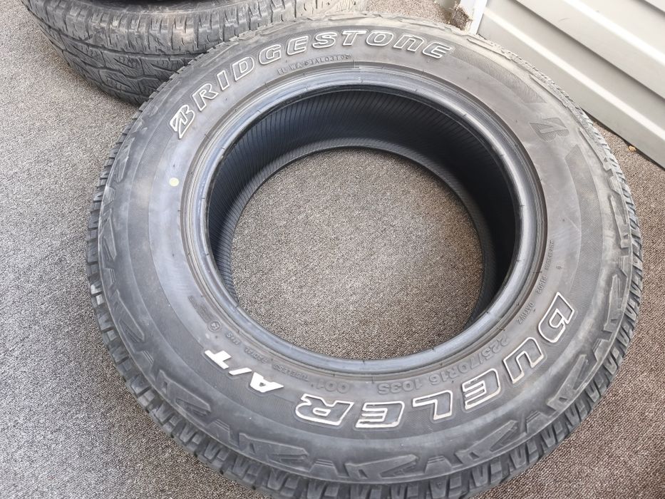 Bridgestone Dueler AT001