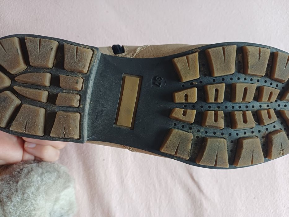 37 по поръчка, КОЖА