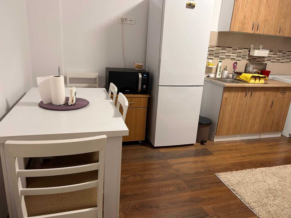 Inchiriez studio Maurer Residence