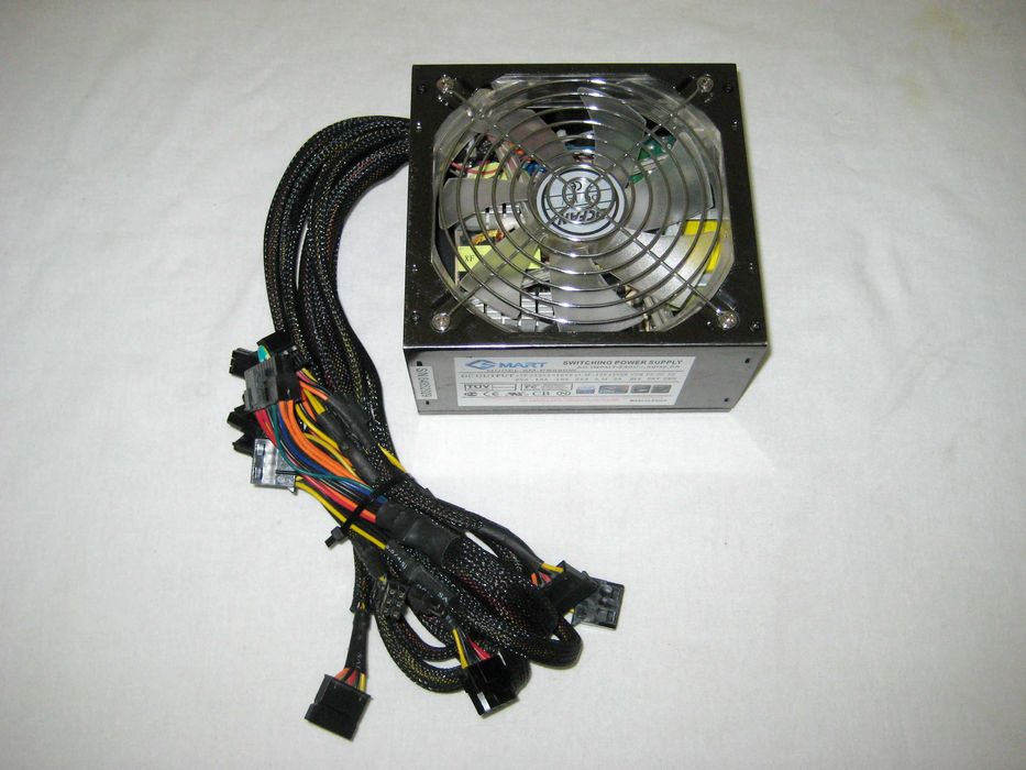 Блок питания SMART SM-PS550W идеальном рабочим почти новым состоянии!
