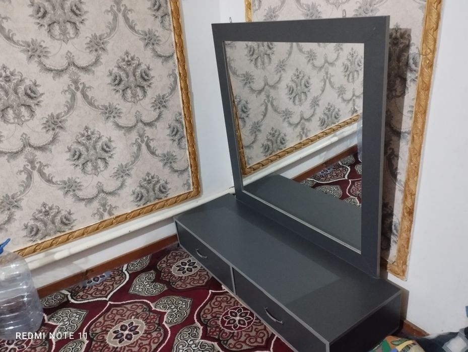 Трюмо сатылады таза... Айнасы  улкен