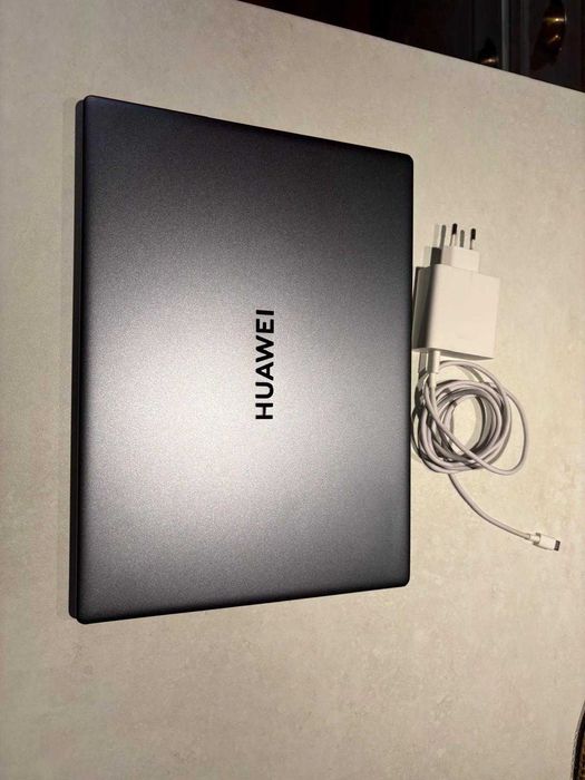 Laptop ultraportabil Huawei MateBook 14