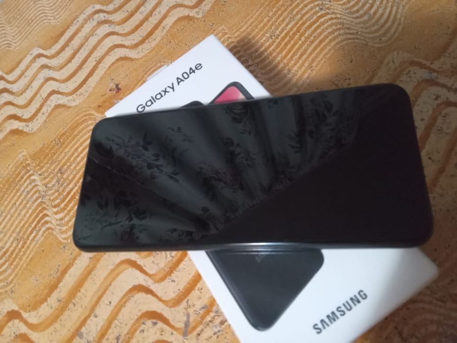 Продам самсунг а04е