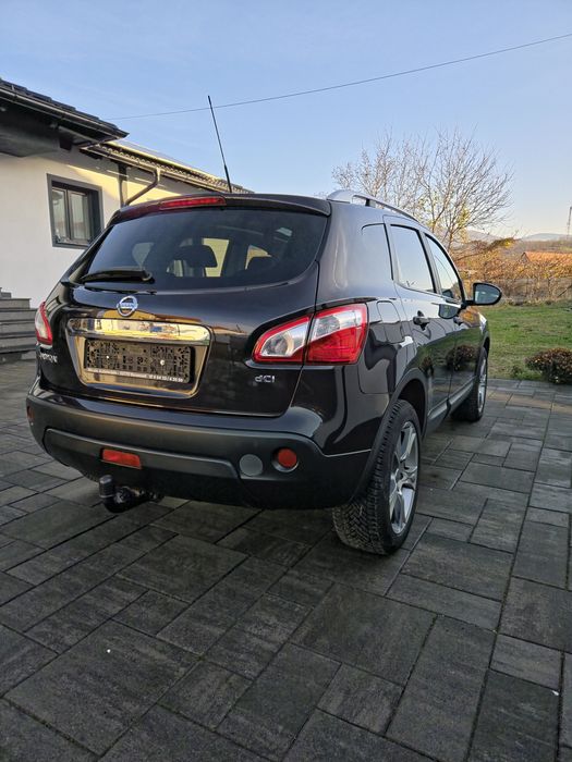 Nissan Qashqai 2.0 dCi • Panoramic • Navi • Jante iarnă R18 •