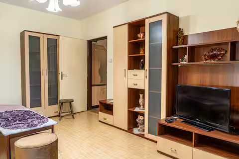 Нощувки - The Lindens 1BR Cozy Apartment with Free Parking