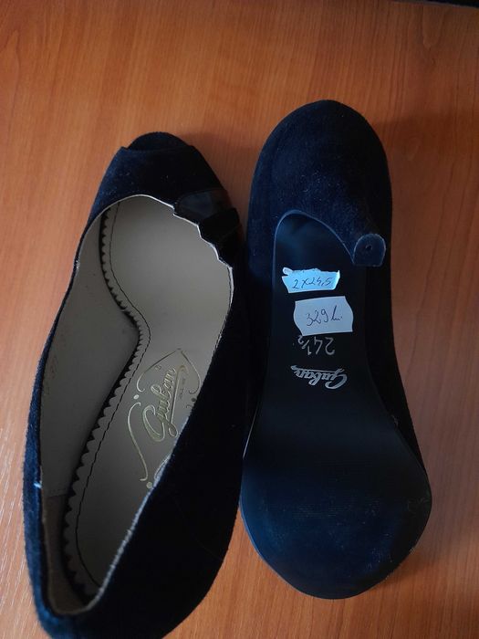 Pantofi din piele naturala intoarsa (decupate)