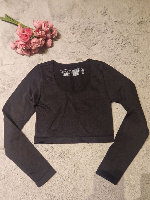 Crop top negru cu mânecă lungă, Primark