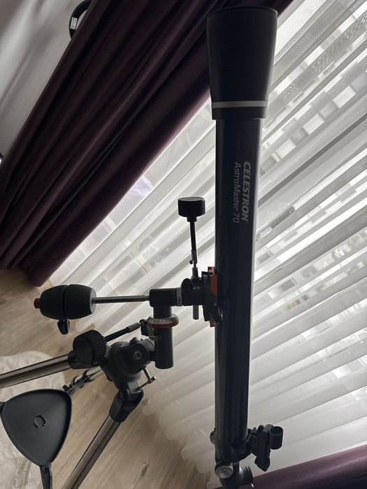 Telescop Celestron Astromaster 70 kit complet