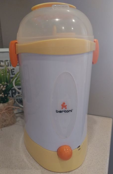 Стерилизатор и сушилник за бебешки принадлежности