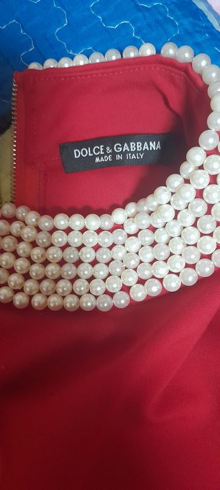 Продам платье красное