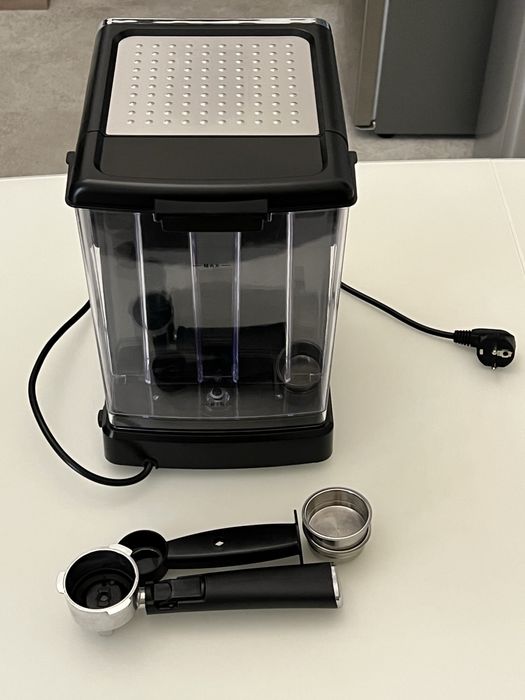 Продаётся кофеварка Polaris.