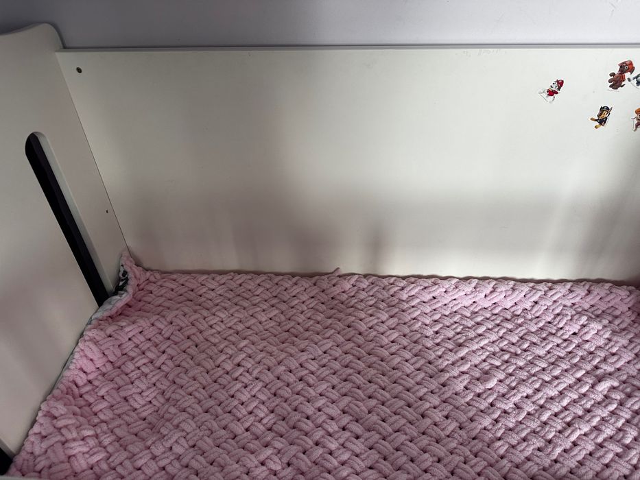 Дървена кошара с люлеещ се механизъм с  матрак (кокос и латекс)