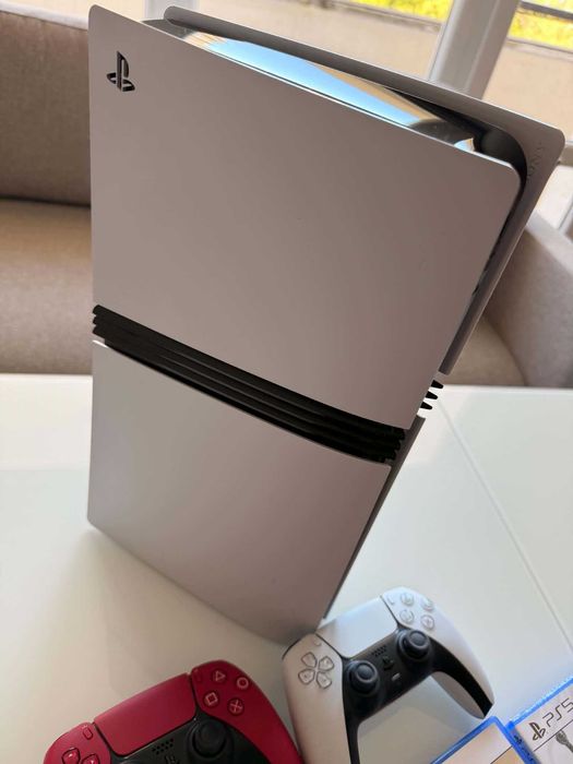 PS5 Pro 2TB + оригинален Disc Drive + 2 оригинални DualSense контролера + 6 физически PS5 игри