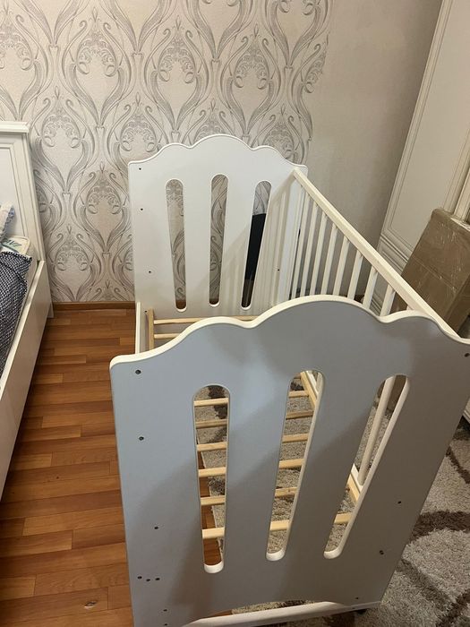 Детская кроватка