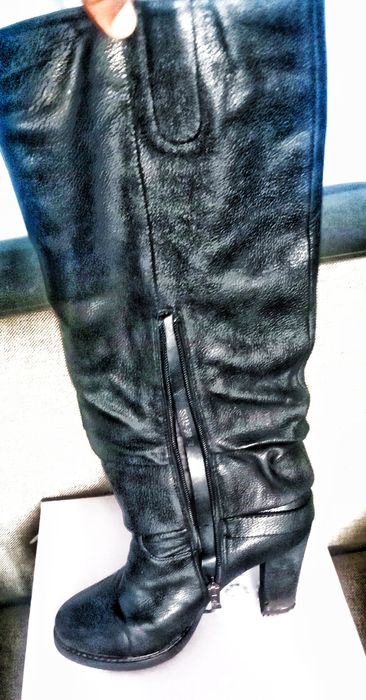 Продам Сапожки Женские