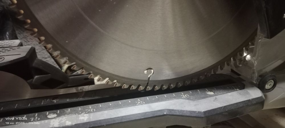 Торцевая пила с протыжкой