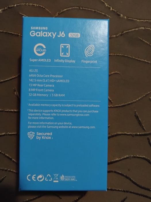 Телефон Самсунг J6