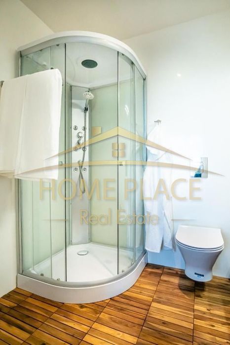 Тристаен обзаведен апартамент за продажба в ж.к. Чайка.