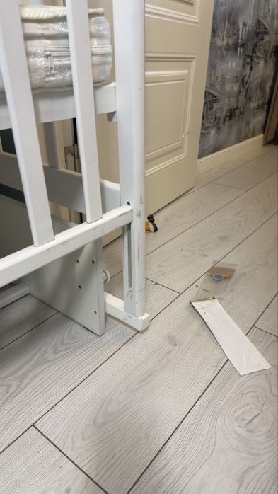 Продам манеж и комод в белом цвете.