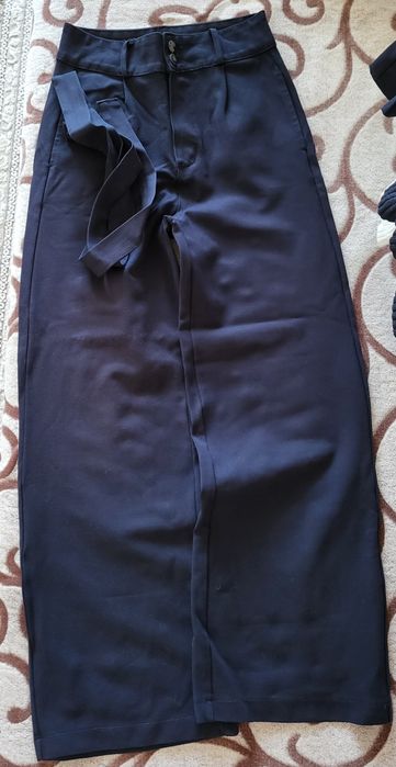 Продам школьные штаны для девочек