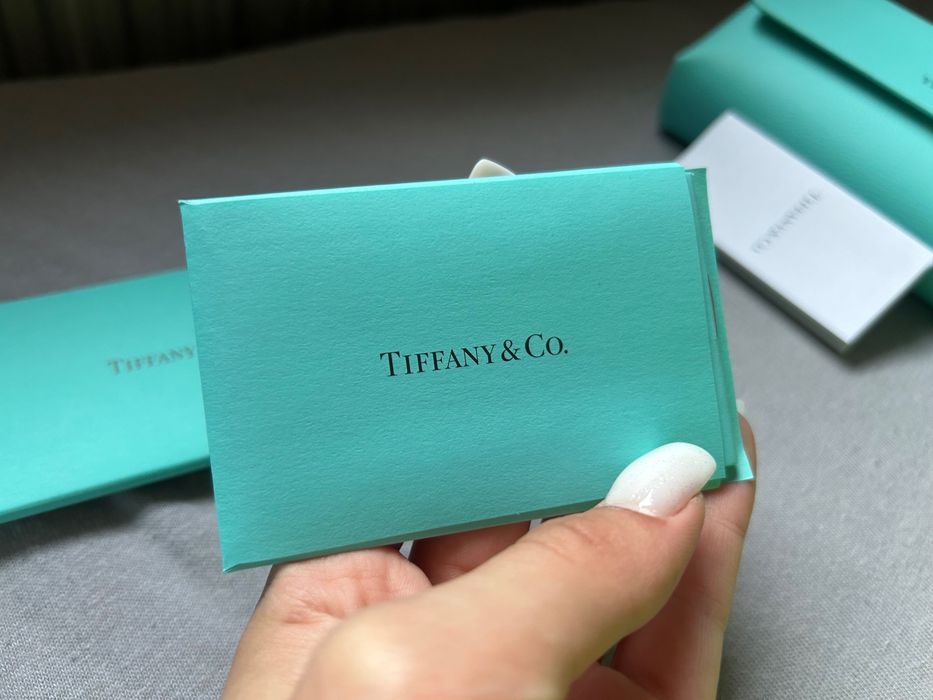 Слънчеви очила на италианската марка TIFAANY&Co.