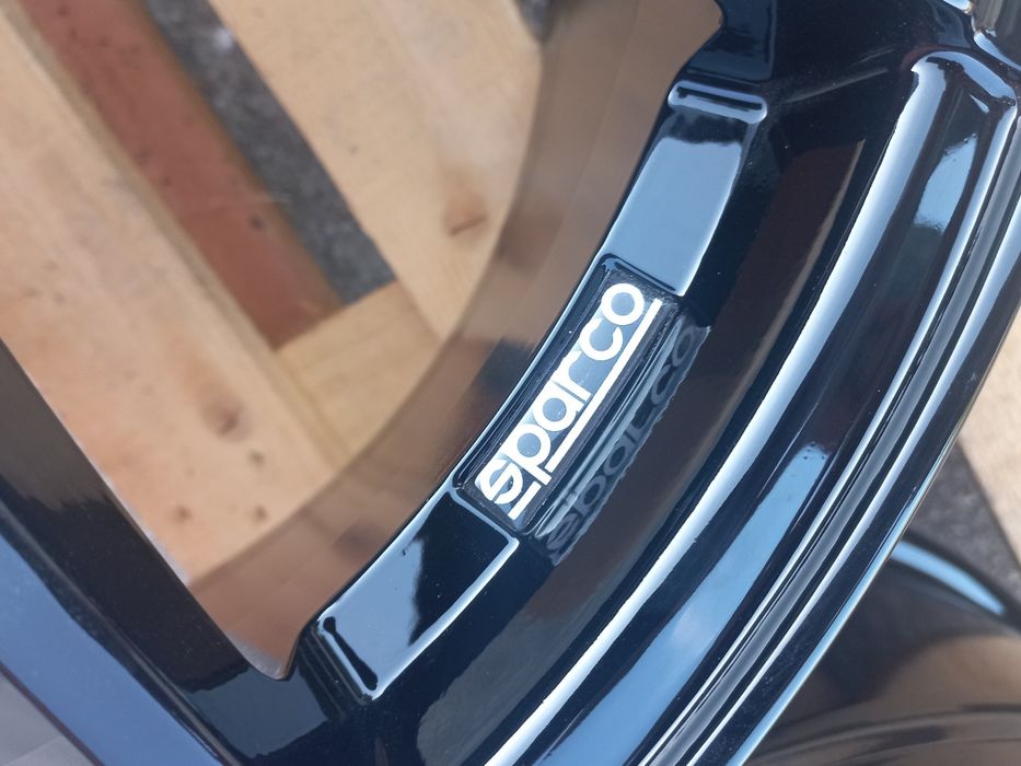 18"5×114.3 Sparco Gara Piano Black 8j et35 Honda Mitsubushi Toyota Maz
