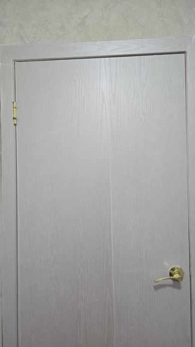 Двери  межкомнатные,  3шт