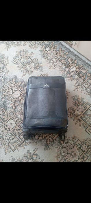 Продам   чемодан