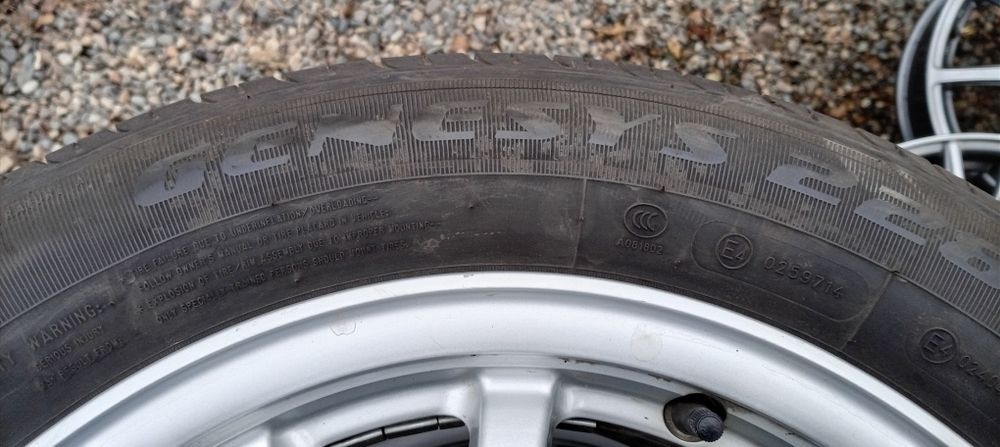 Продам комплект шин с дисками